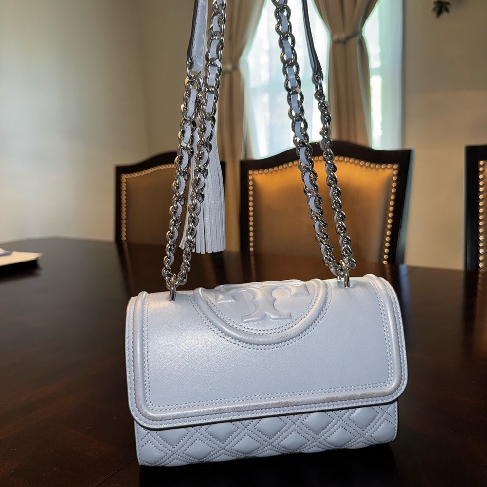 Elegant White Quilted Shoulder Bag